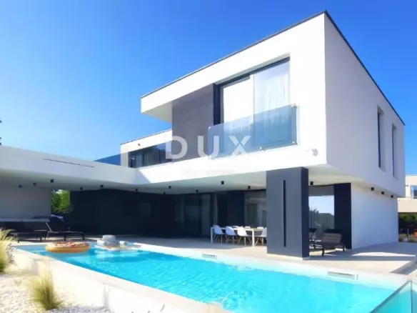 3-bedroom Villa In Kožino, Croatia (240 M²)
