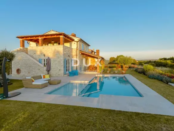 3-bedroom Villa In Sveti Lovreč, Croatia (210 M²)