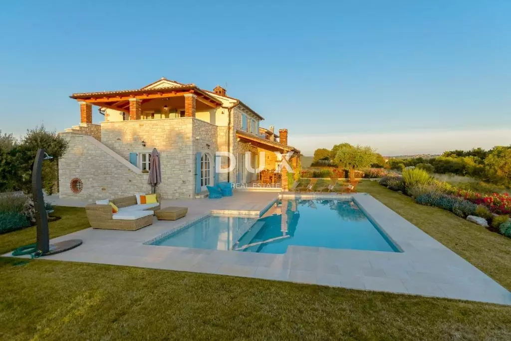 3-bedroom Villa In Sveti Lovreč, Croatia (210 M²)