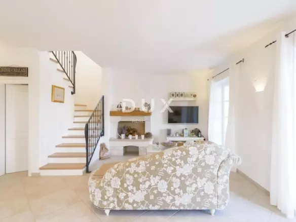 3-bedroom Villa In Sveti Lovreč, Croatia (210 M²)