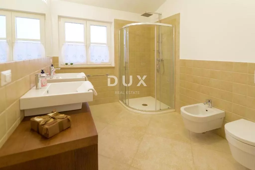 3-bedroom Villa In Sveti Lovreč, Croatia (210 M²)