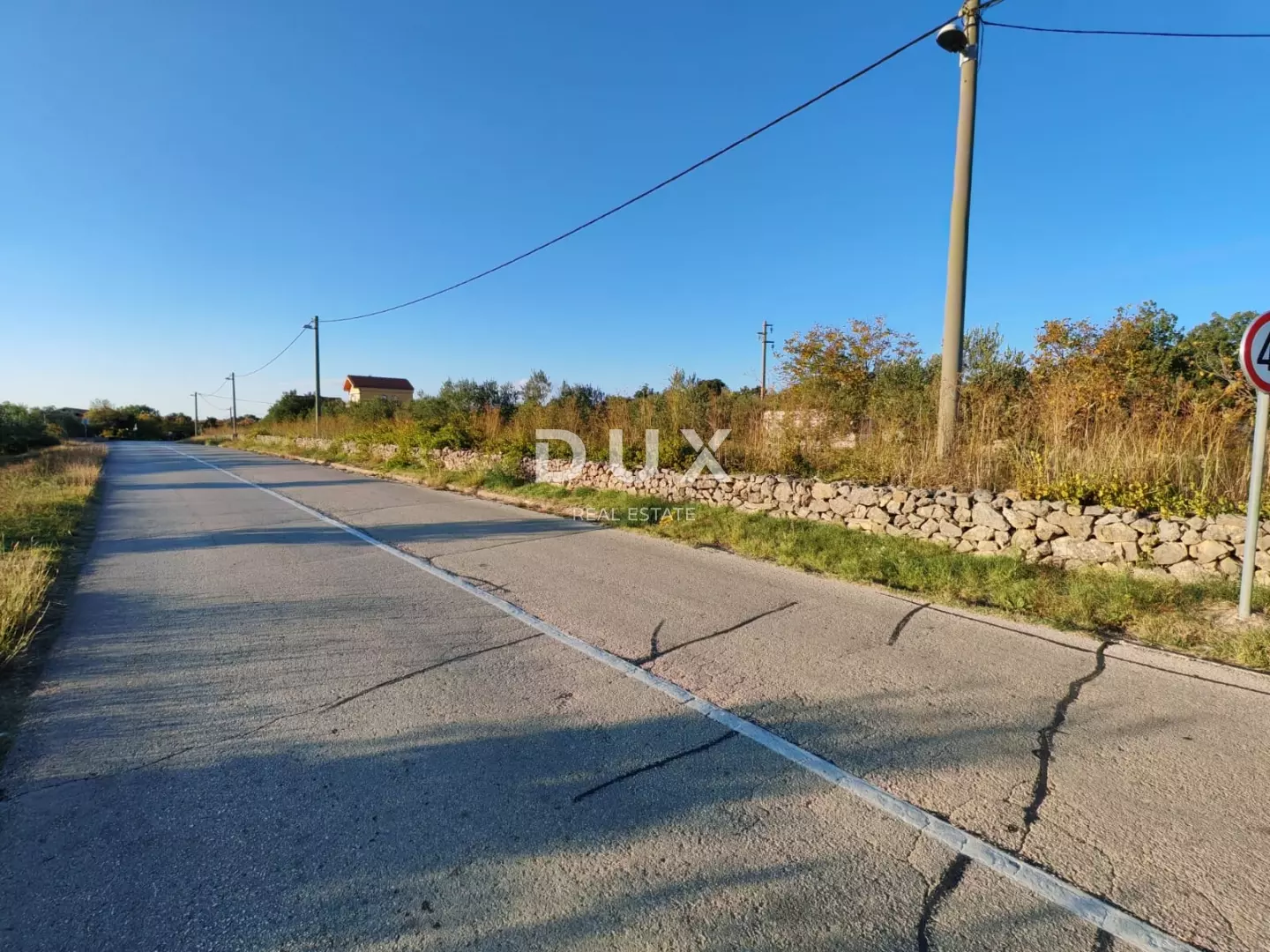 1761827549_6369dda4-504f-4764-b7a1-814c862d26e2-21f843 Land In Pridraga, Croatia (669 M²)