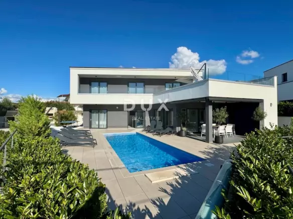 4-bedroom Villa In Malinska, Croatia (180 M²)