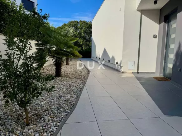 4-bedroom Villa In Malinska, Croatia (180 M²)