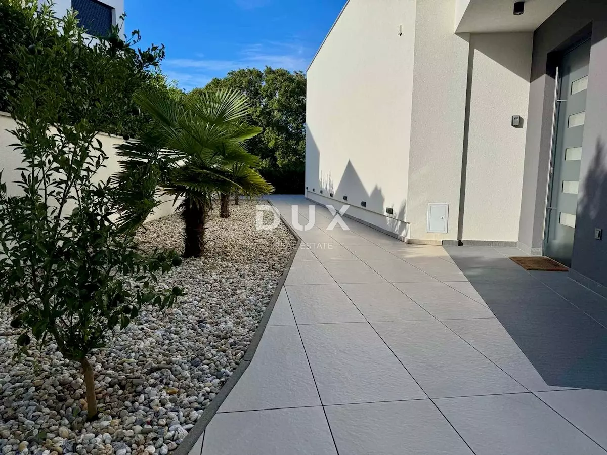 4-bedroom Villa In Malinska, Croatia (180 M²)