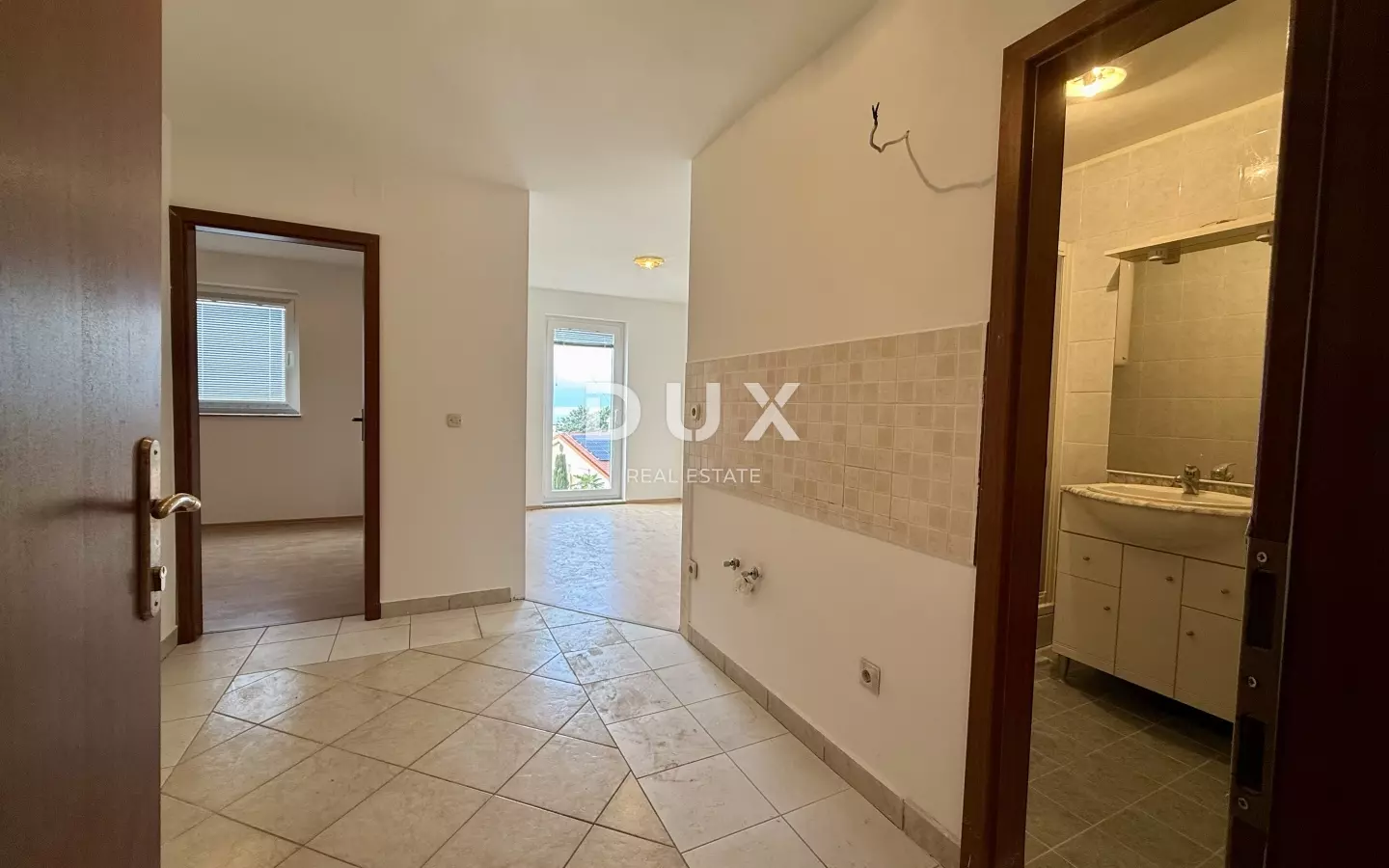 3-bedroom Apartment In Njivice, Croatia (79 M²)
