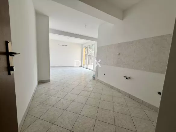 3-bedroom Apartment In Njivice, Croatia (79 M²)