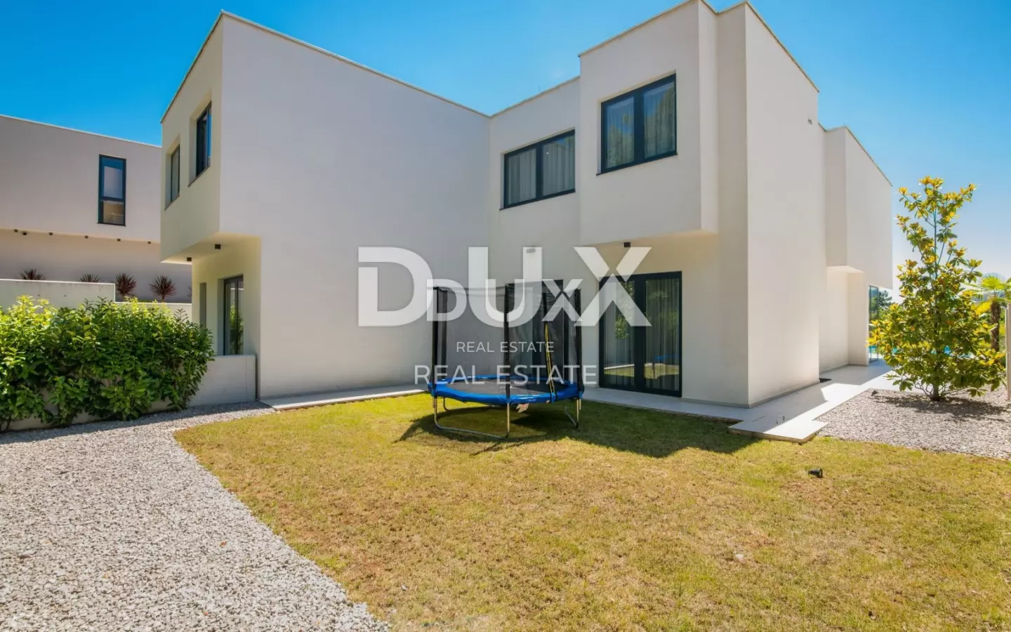 6-bedroom Villa In Veprinac, Croatia (516 M²)