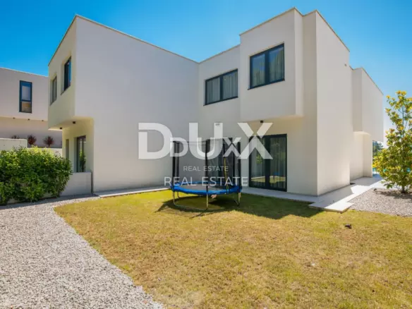 6-bedroom Villa In Veprinac, Croatia (516 M²)