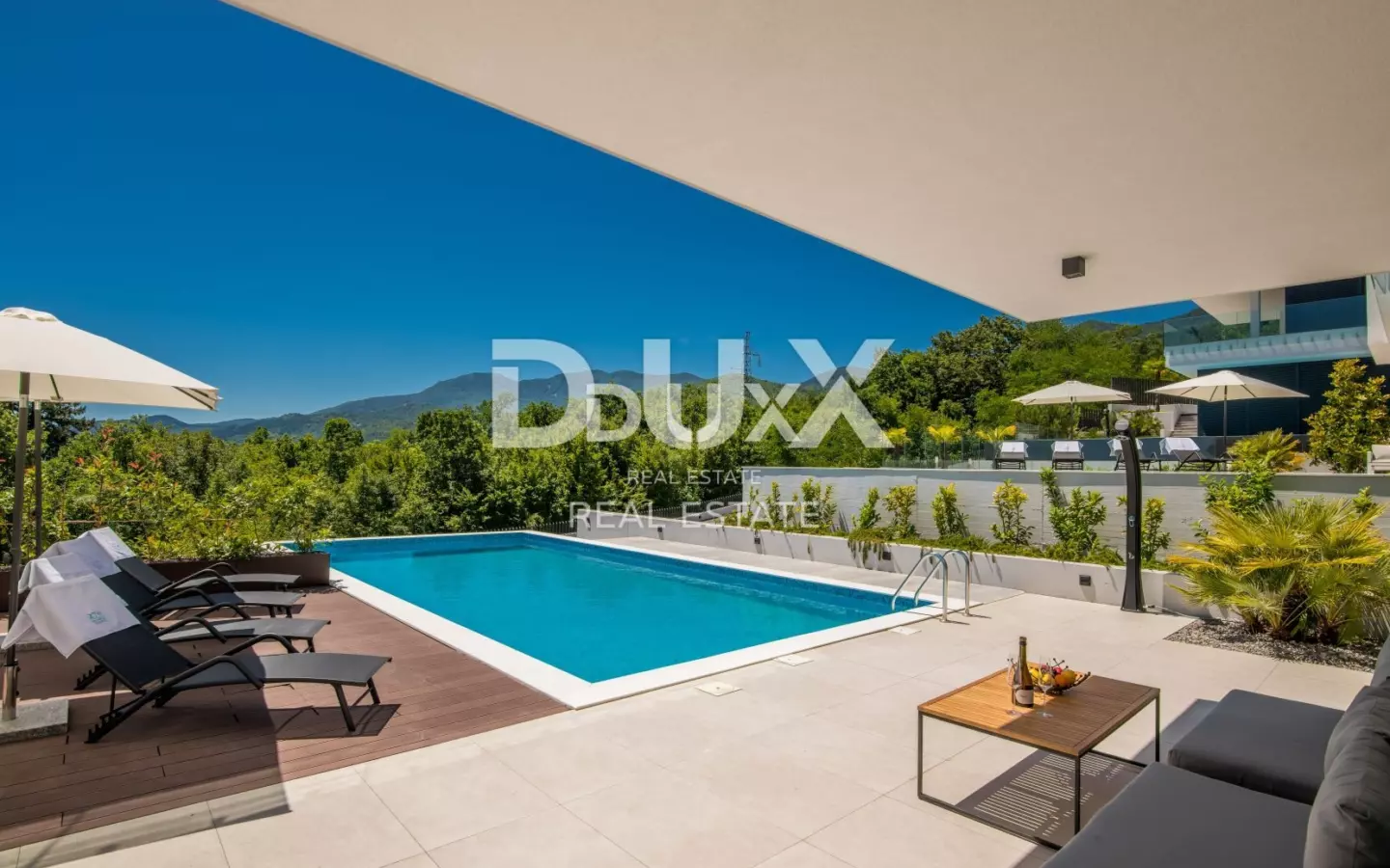 6-bedroom Villa In Veprinac, Croatia (516 M²)