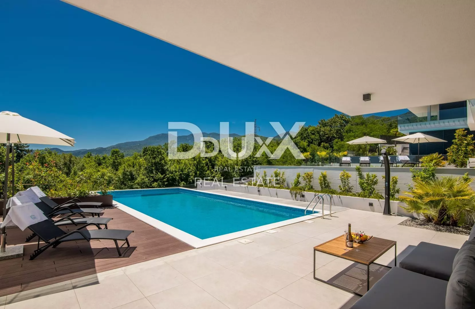 6-bedroom Villa In Veprinac, Croatia (516 M²)