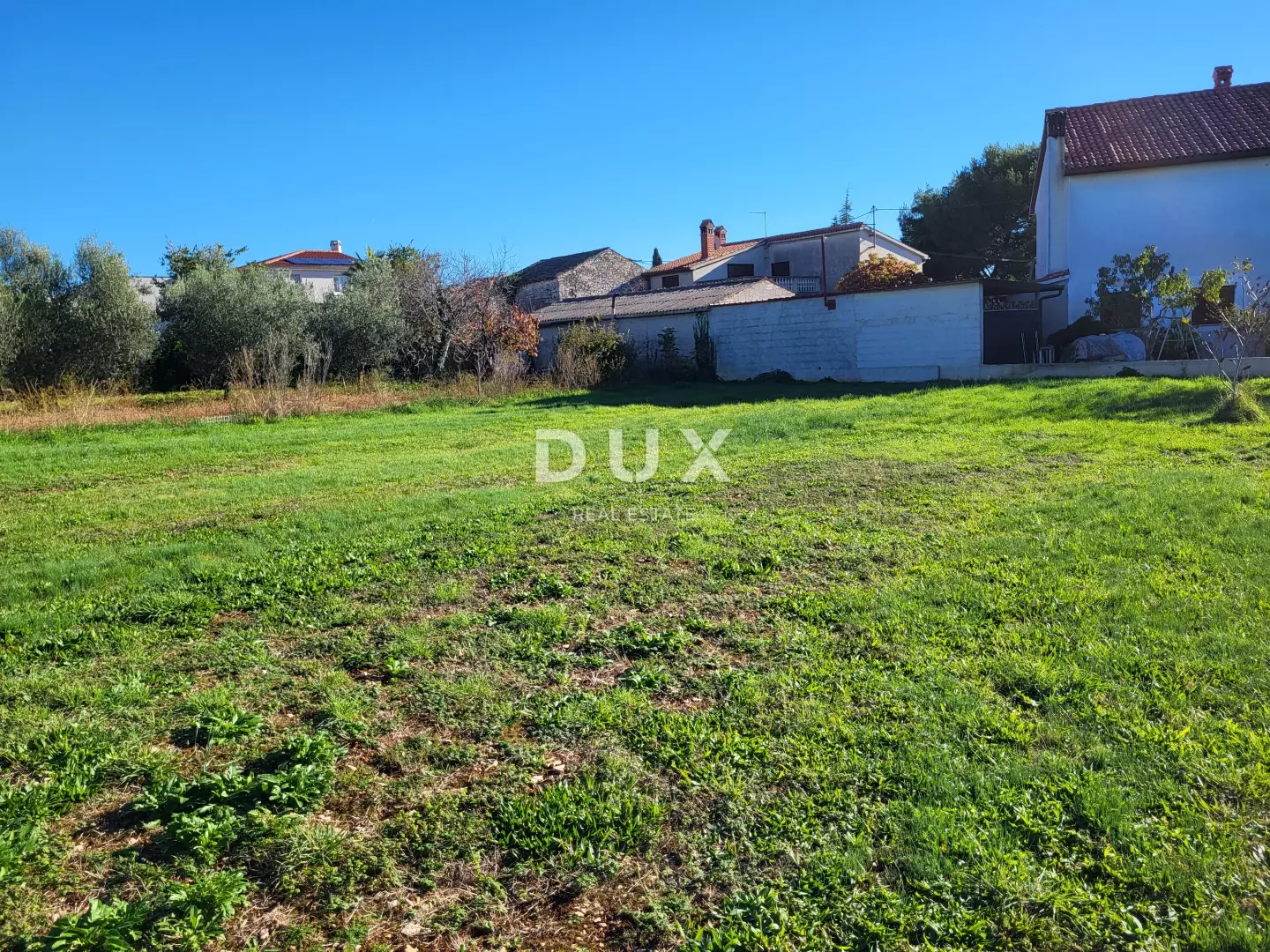 1762418887_20251105_140349-f08324 Land In Galižana, Croatia (868 M²)