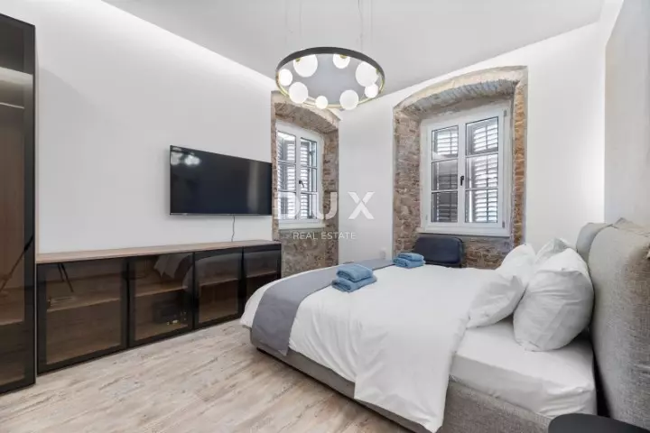 2-bedroom Apartment In Poluotok, Croatia (77 M²)