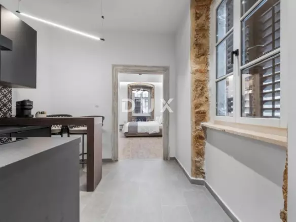 2-bedroom Apartment In Poluotok, Croatia (77 M²)