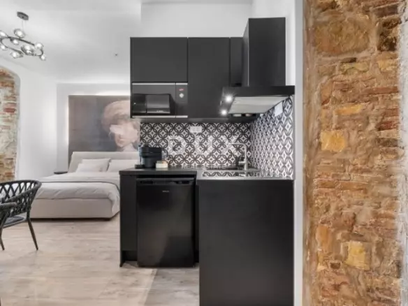 2-bedroom Apartment In Poluotok, Croatia (77 M²)