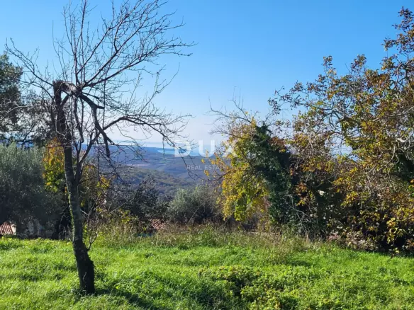 Land In Grožnjan, Croatia (958 M²)