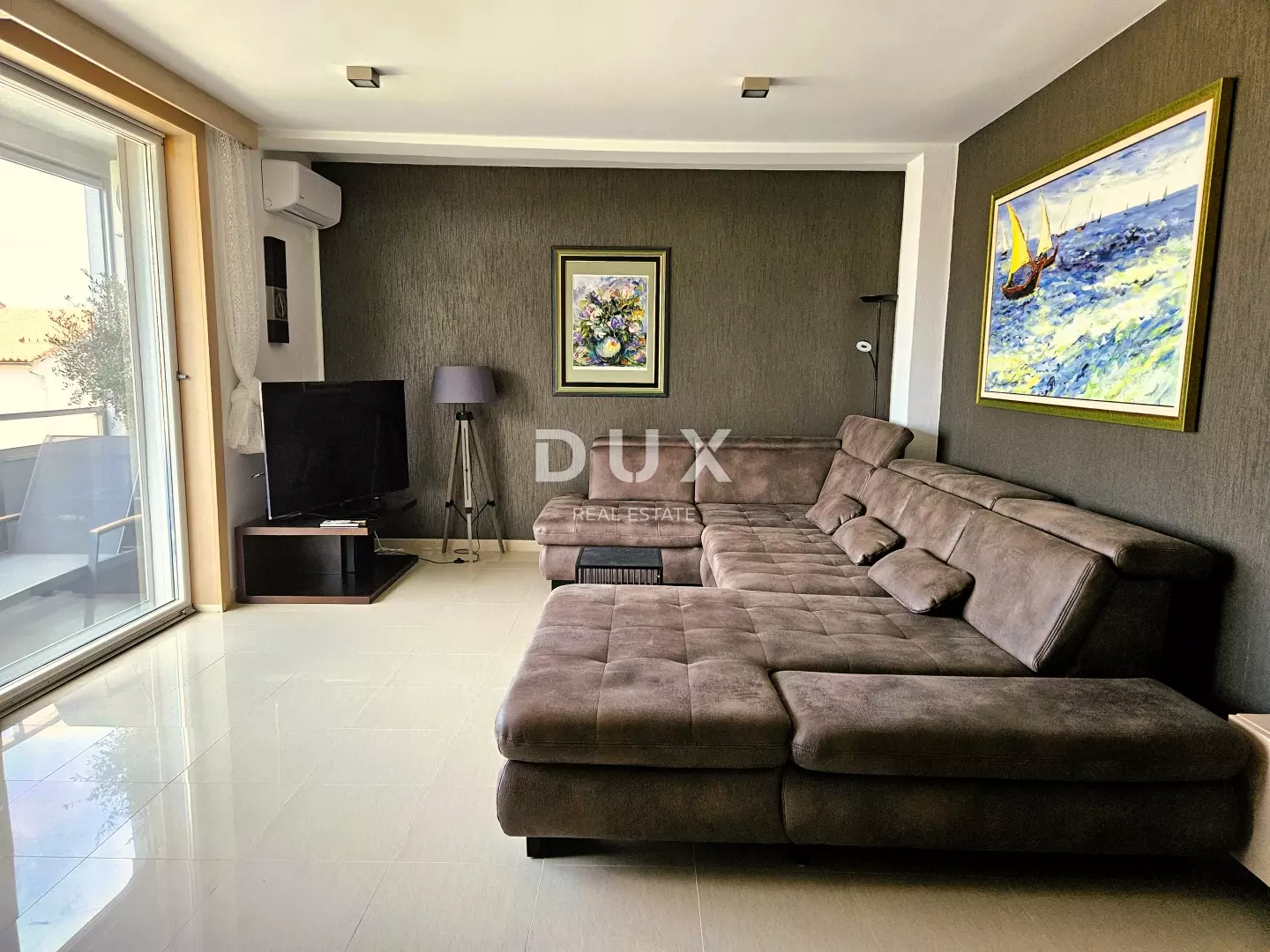 1-bedroom Apartment In Pješčana Uvala, Croatia (100 M²)