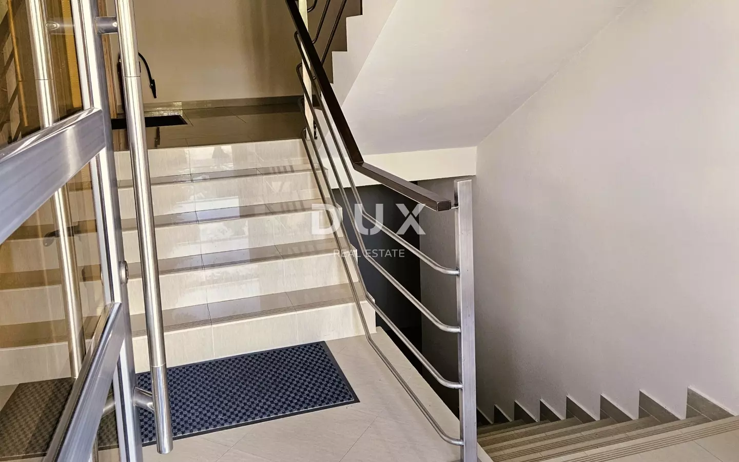 1-bedroom Apartment In Pješčana Uvala, Croatia (100 M²)