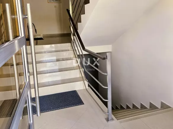 1-bedroom Apartment In Pješčana Uvala, Croatia (100 M²)