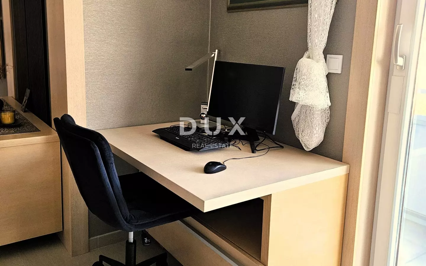 1-bedroom Apartment In Pješčana Uvala, Croatia (100 M²)