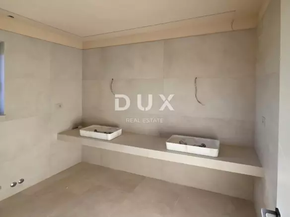 4-bedroom Detached House In Poreč, Croatia (307 M²)