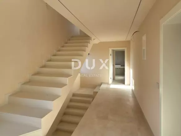 4-bedroom Detached House In Poreč, Croatia (307 M²)