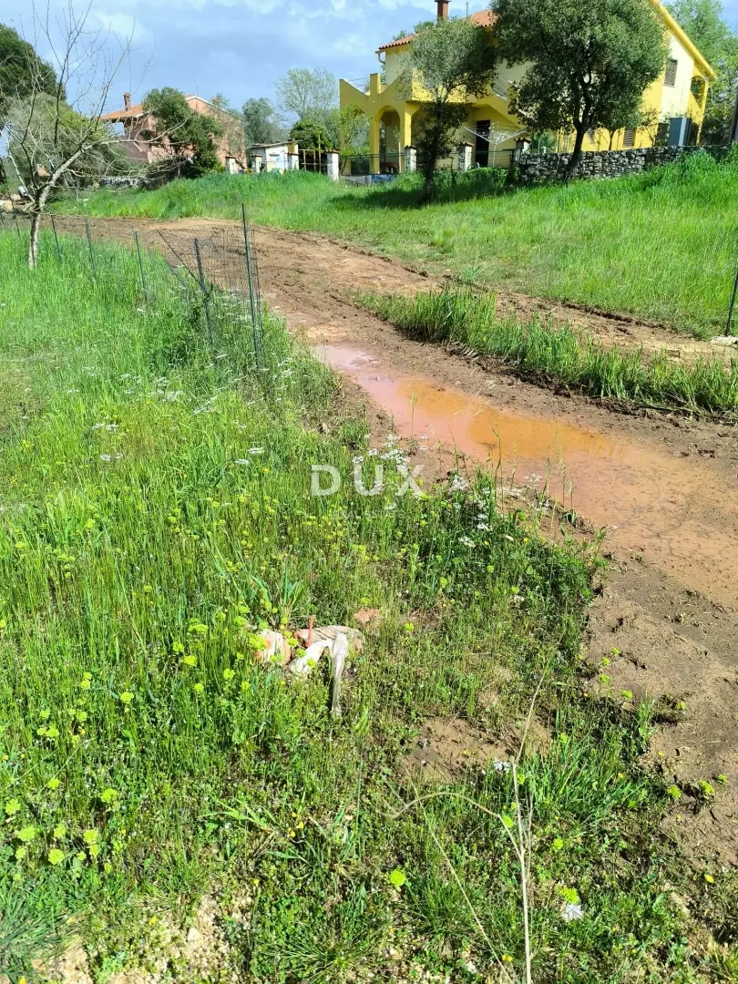 Land In Peroj, Croatia (678 M²)