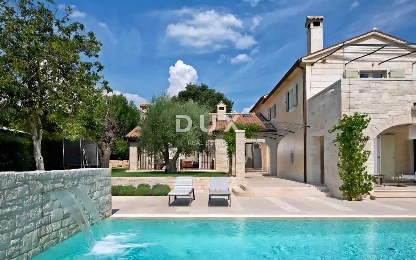 4-bedroom Villa In Višnjan, Croatia (309 M²)