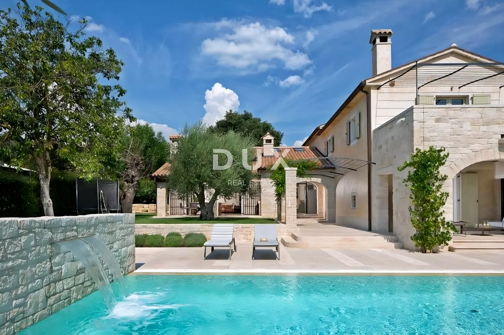 4-bedroom Villa In Višnjan, Croatia (309 M²)