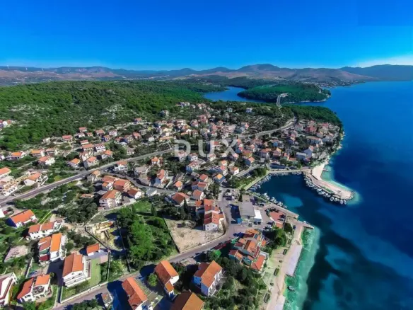 Land In Brodarica, Croatia (1.040 M²)