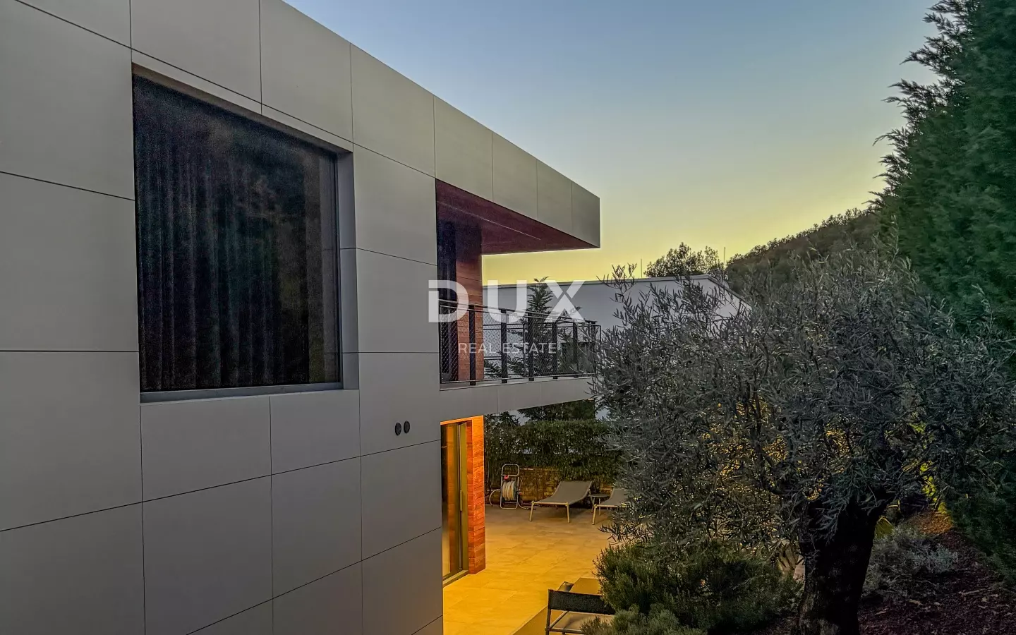 4-bedroom Villa In Malinska, Croatia (180 M²)