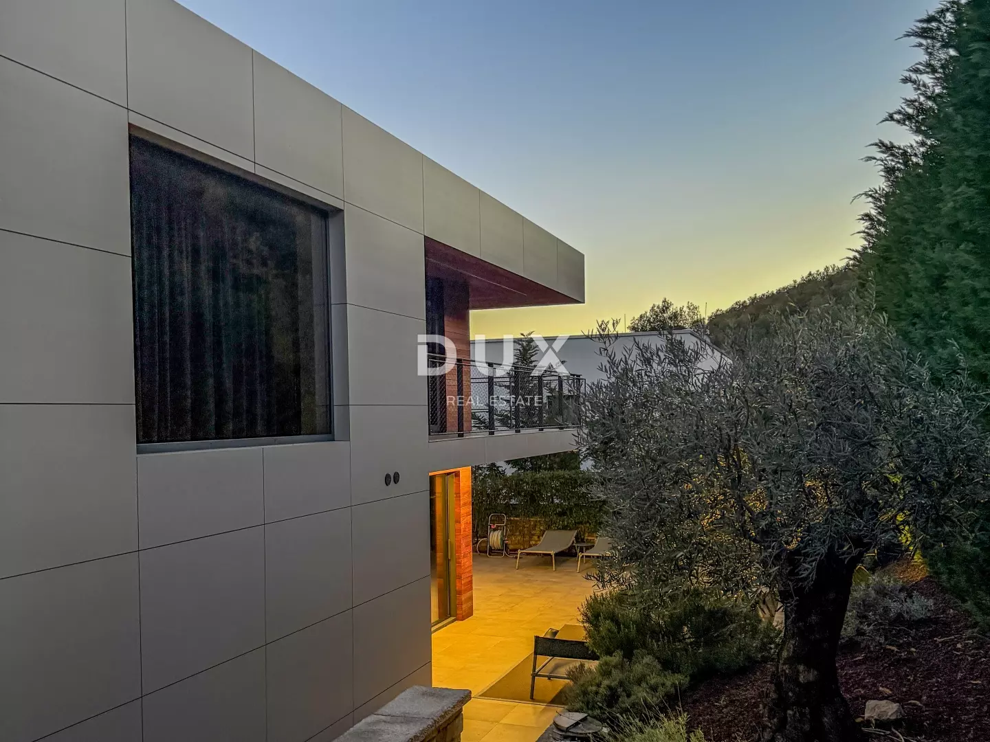 4-bedroom Villa In Malinska, Croatia (180 M²)