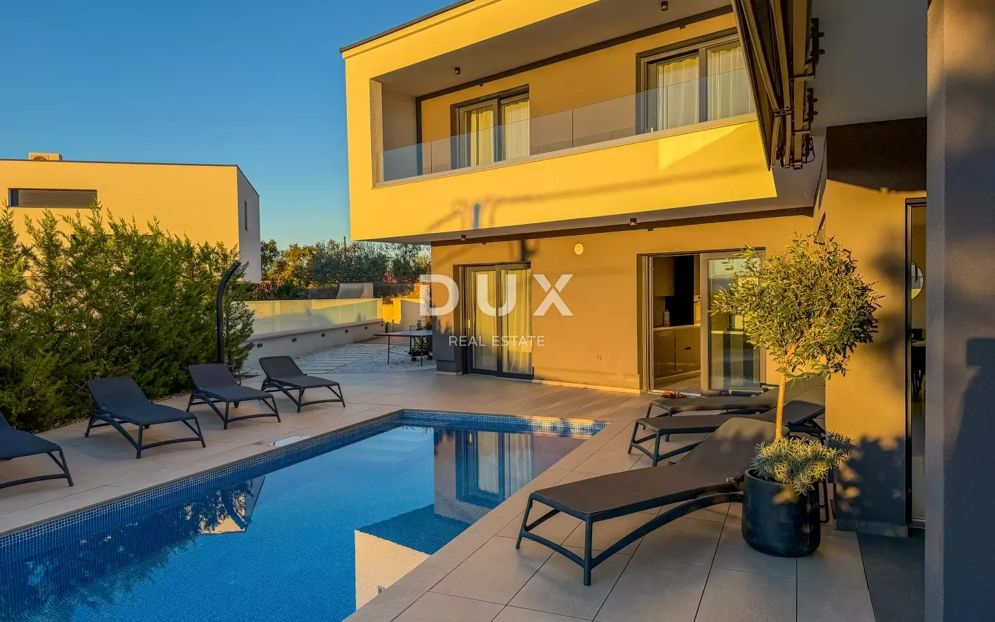 4-bedroom Villa In Malinska, Croatia (180 M²)