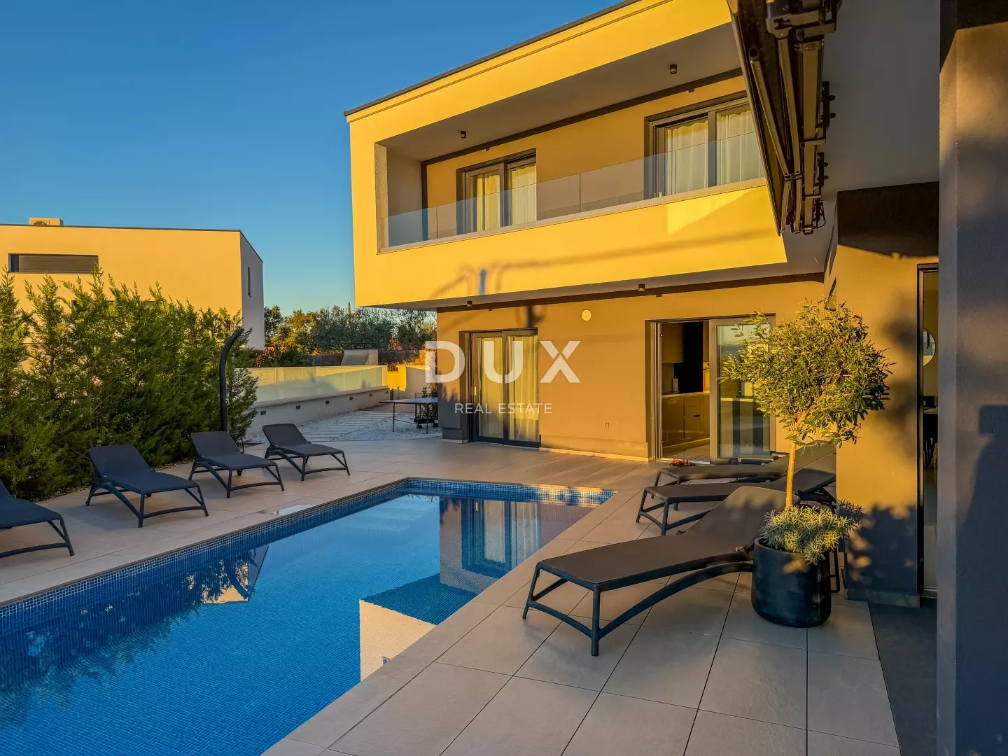 4-bedroom Villa In Malinska, Croatia (180 M²)