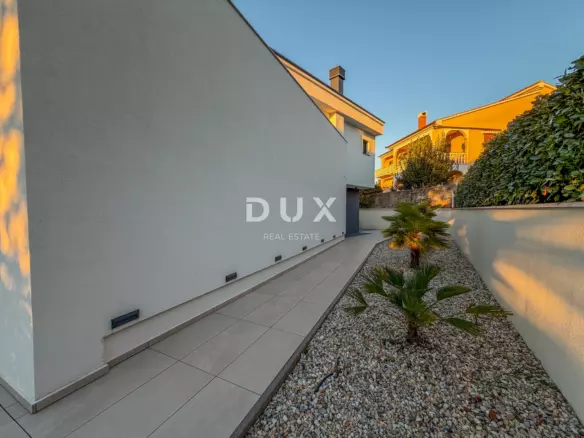 4-bedroom Villa In Malinska, Croatia (180 M²)