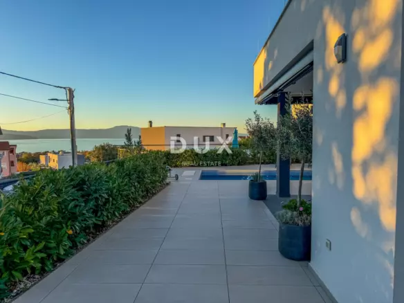 4-bedroom Villa In Malinska, Croatia (180 M²)
