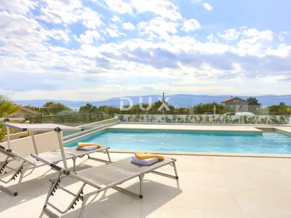 8-bedroom Villa In Linardići, Croatia (469 M²)
