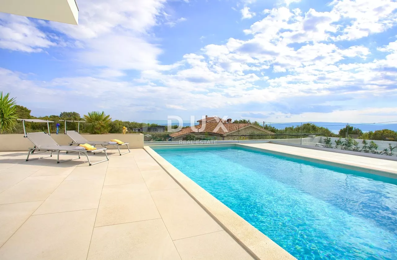 8-bedroom Villa In Linardići, Croatia (469 M²)