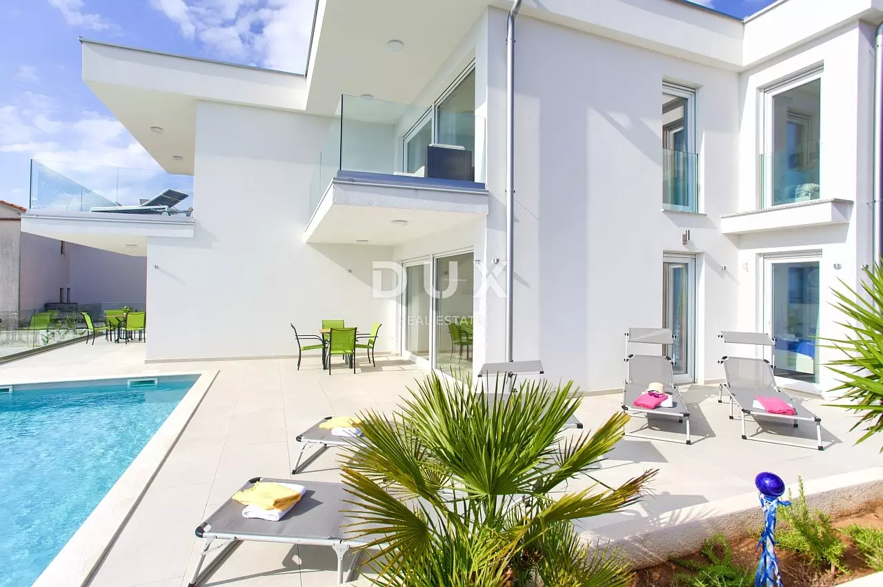 8-bedroom Villa In Linardići, Croatia (469 M²)