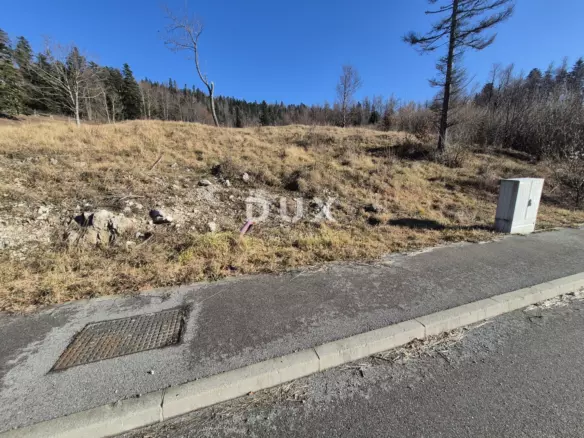 Land In Fužine, Croatia (1.198 M²)