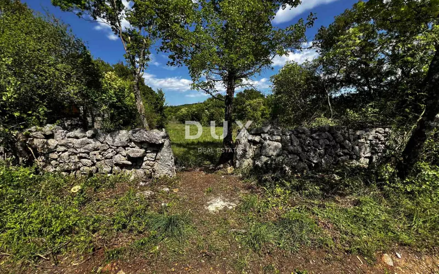 Land In Garica, Croatia (2.034 M²)
