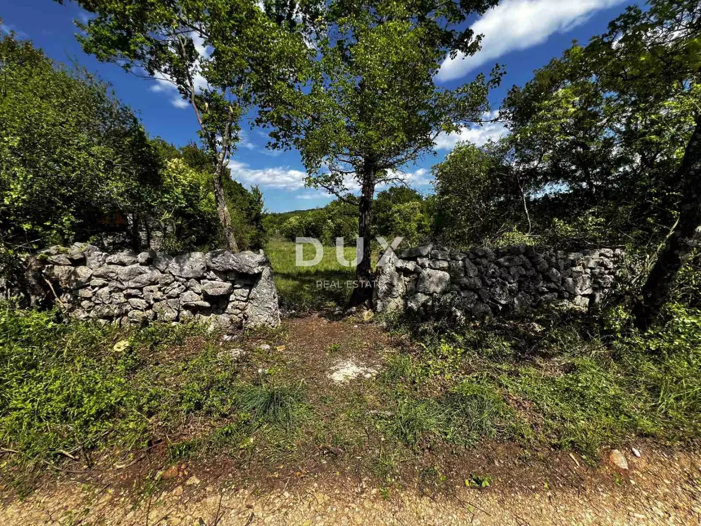 Land In Garica, Croatia (2.034 M²)