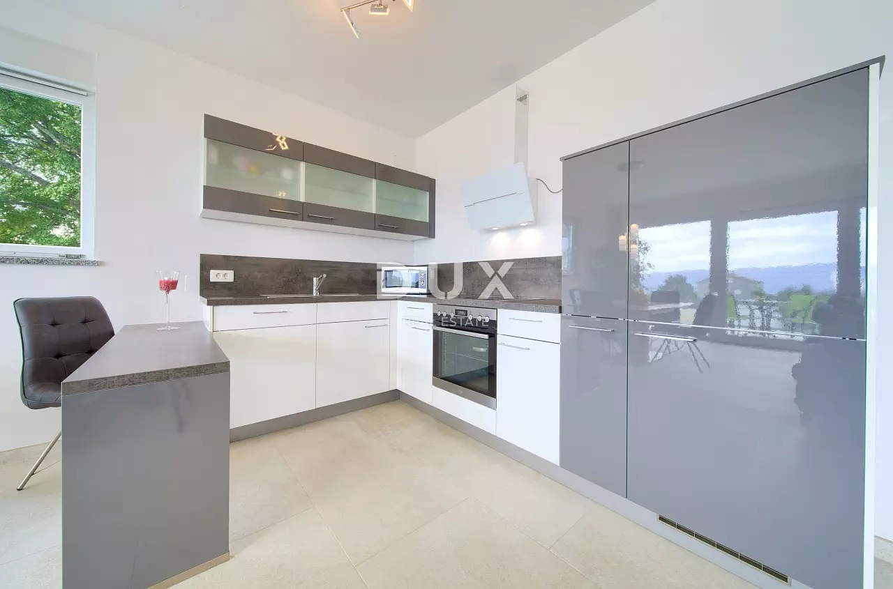 2-bedroom Apartment In Linardići, Croatia (83 M²)
