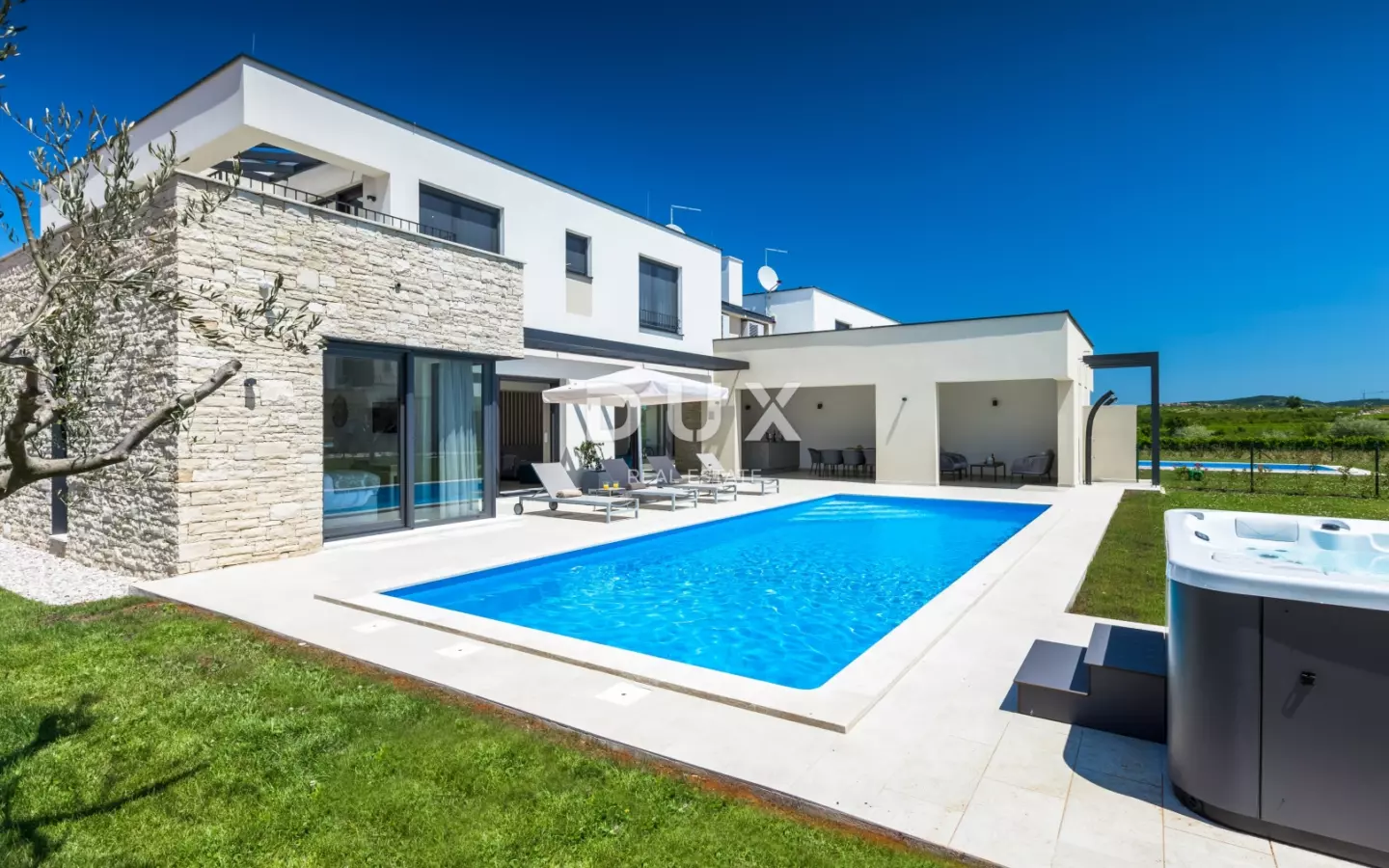 4-bedroom Villa In Brtonigla, Croatia (264 M²)