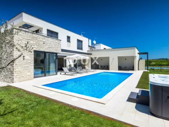 4-bedroom Villa In Brtonigla, Croatia (264 M²)