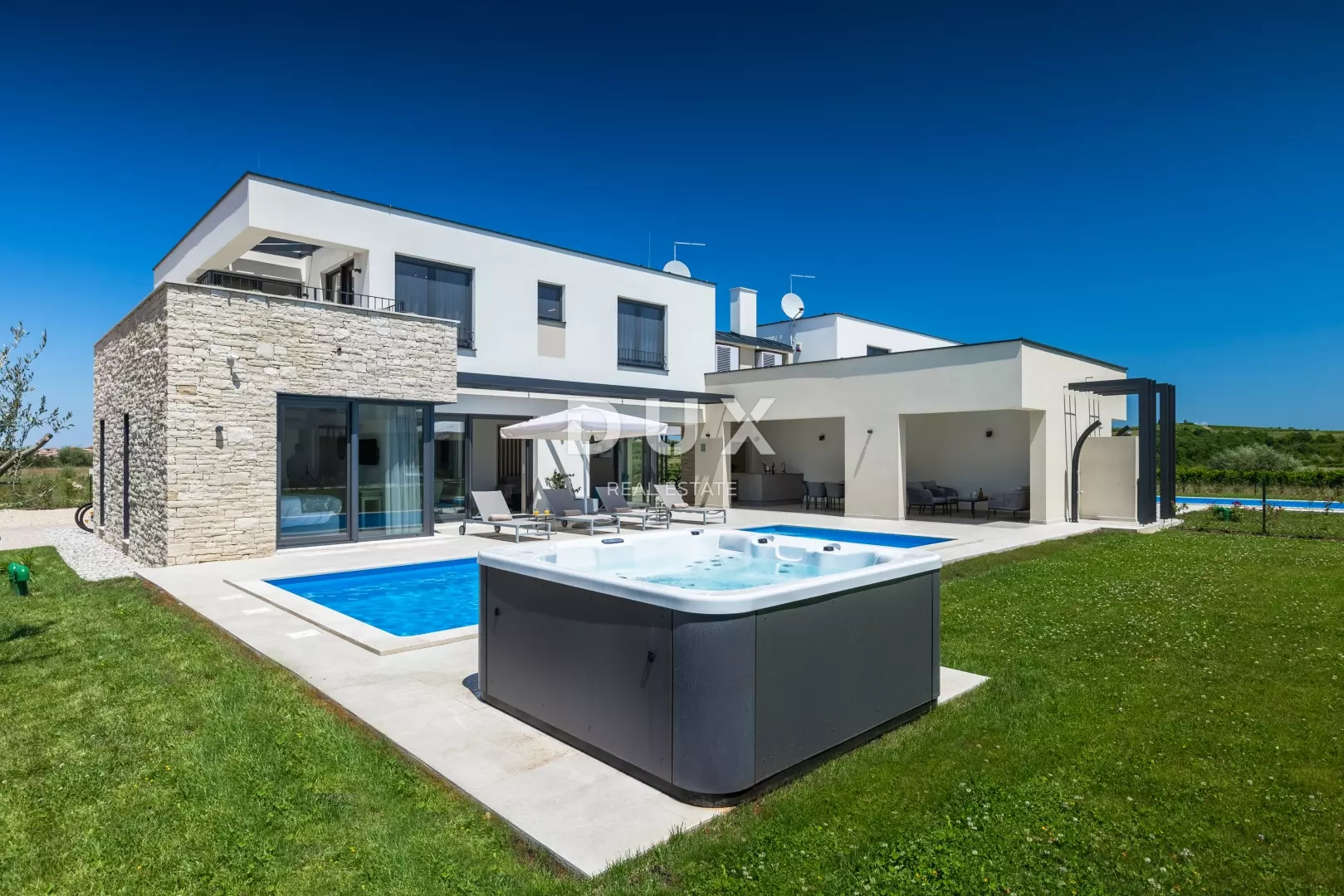 4-bedroom Villa In Brtonigla, Croatia (264 M²)