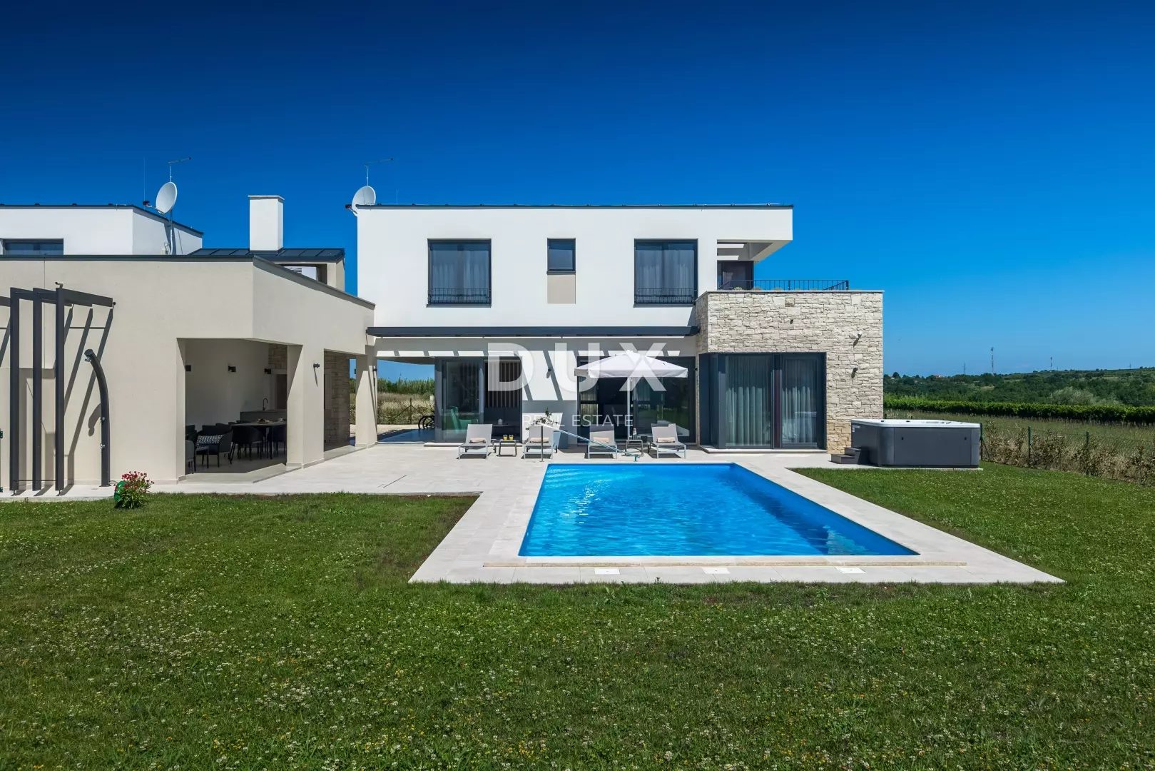 4-bedroom Villa In Brtonigla, Croatia (274 M²)