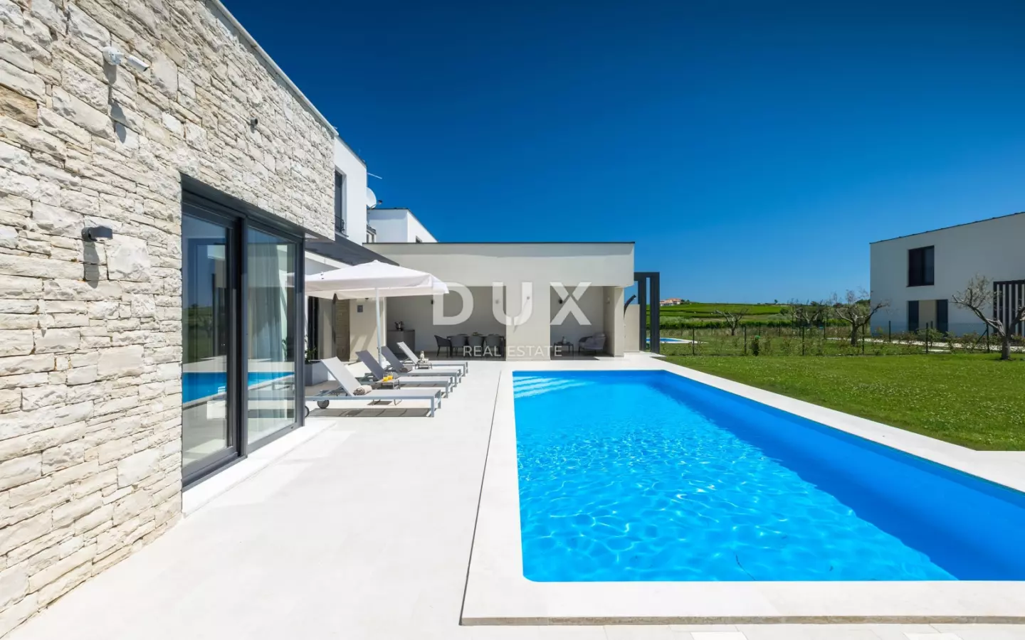 8-bedroom Villa In Brtonigla, Croatia (538 M²)