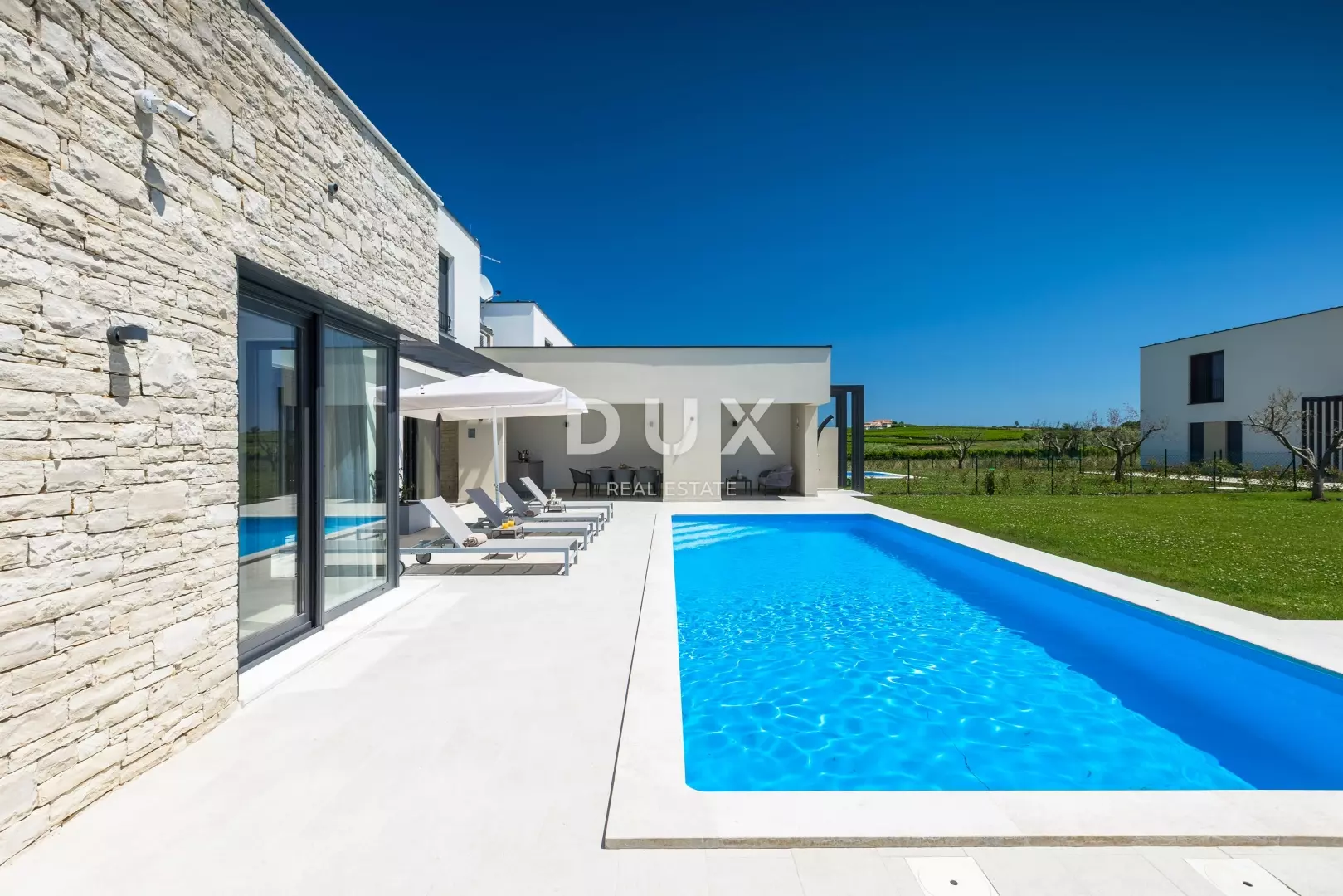 8-bedroom Villa In Brtonigla, Croatia (538 M²)