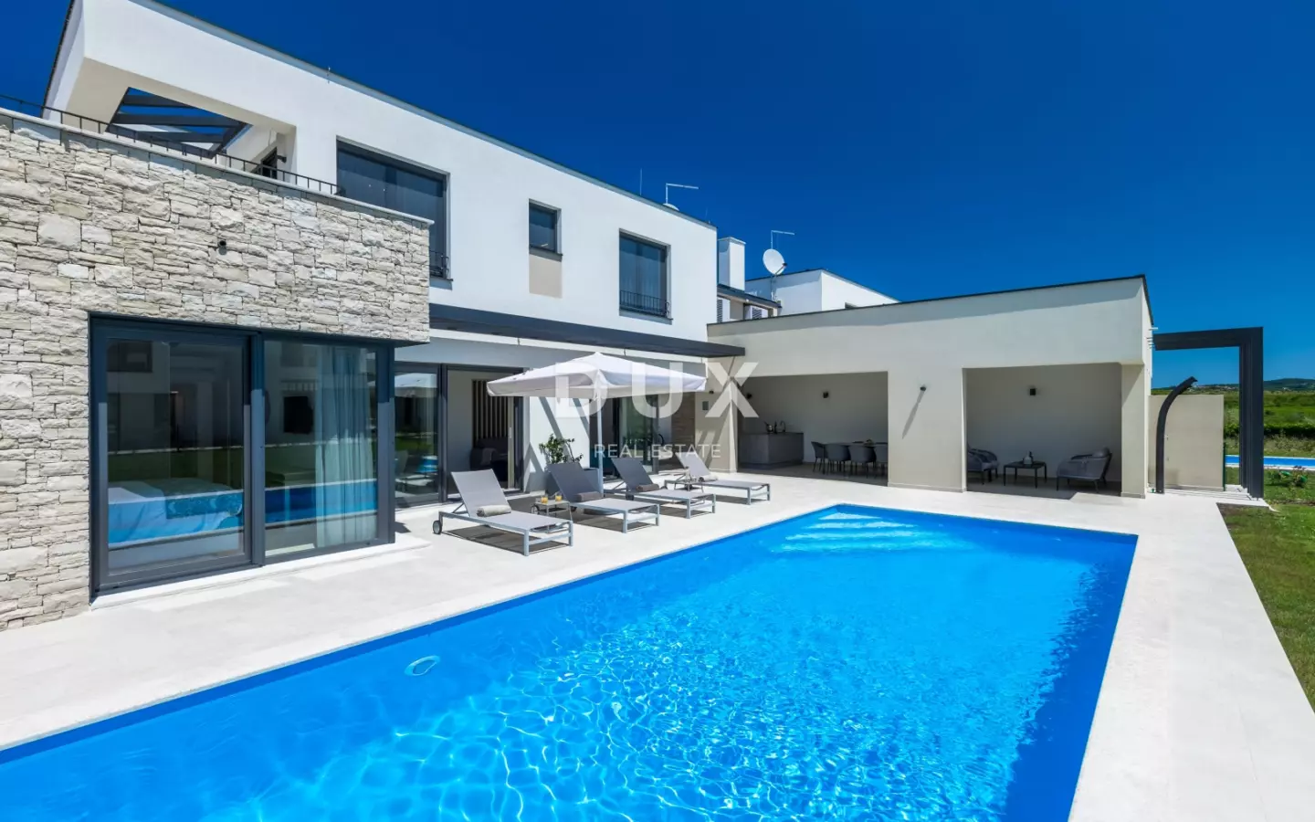 8-bedroom Villa In Brtonigla, Croatia (538 M²)